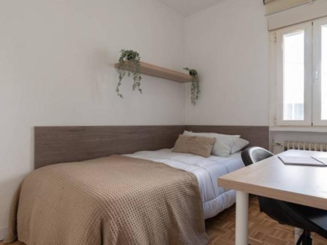 Shared Living/Roommate 6 Dormitorio Madrid Madrid ES103658357