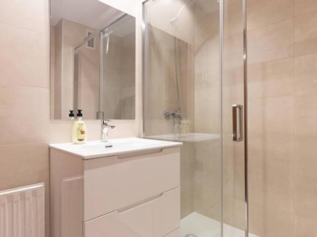 Shared Living/Roommate 6 Dormitorio Madrid Madrid ES103371933