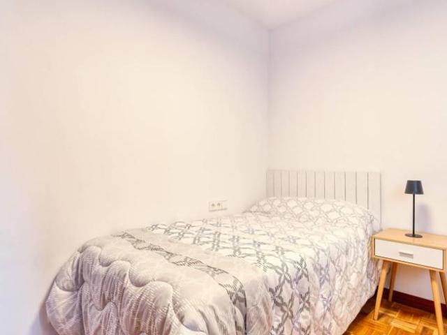 Shared Living/Roommate 6 Dormitorio Madrid Madrid ES103372132