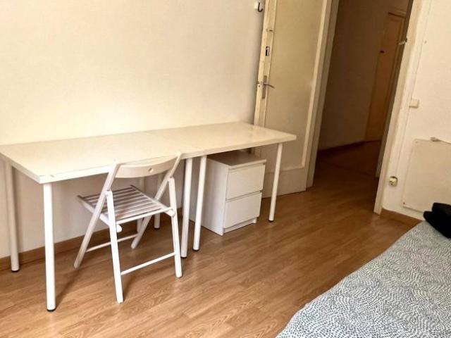 Shared Living/Roommate 6 Dormitorio Barcelona Barcelona ES93880098