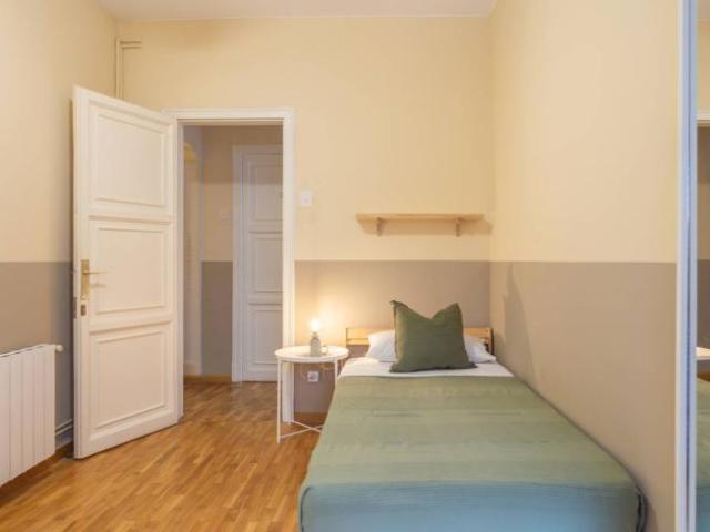 Shared Living/Roommate 6 Dormitorio Barcelona Barcelona ES101813838