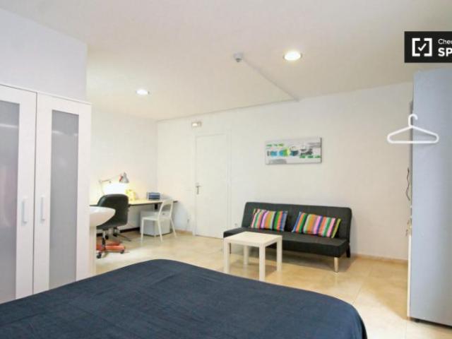 Shared Living/Roommate 6 Dormitorio Barcelona Barcelona ES101852116