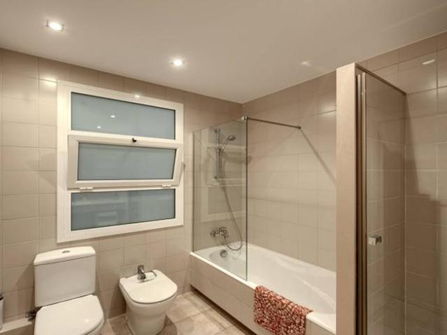 Shared Living/Roommate 6 Dormitorio Barcelona Barcelona ES102438010