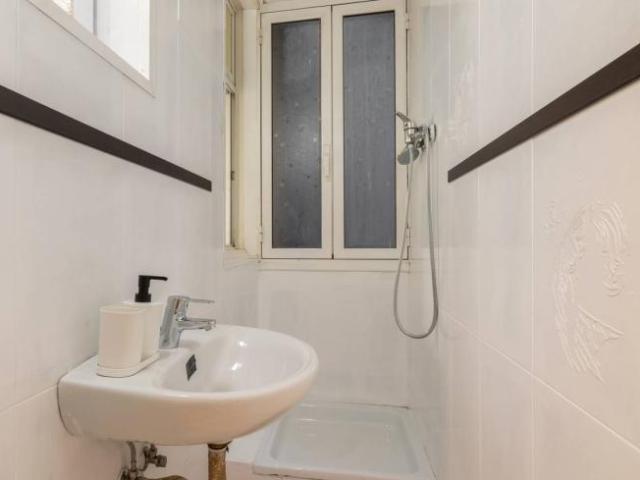 Shared Living/Roommate 6 Dormitorio Barcelona Barcelona ES102886394