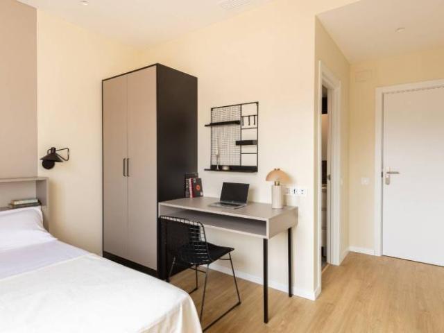 Shared Living/Roommate 6 Dormitorio Barcelona Barcelona ES104403442