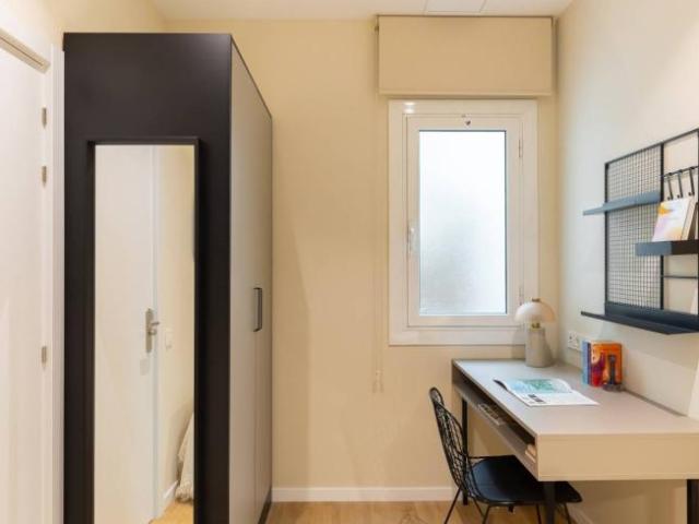 Shared Living/Roommate 6 Dormitorio Barcelona Barcelona ES104403816