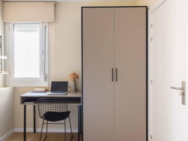 Shared Living/Roommate 6 Dormitorio Barcelona Barcelona ES104071752