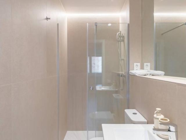 Shared Living/Roommate 6 Dormitorio Barcelona Barcelona ES104259293