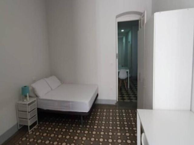 Shared Living/Roommate 6 Dormitorio Granada Granada ES101530929