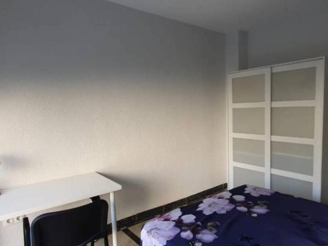 Shared Living/Roommate 6 Dormitorio Granada Granada ES104683768