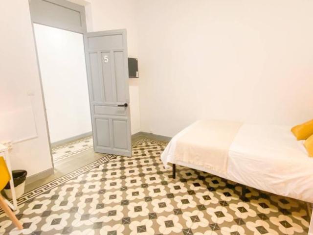 Shared Living/Roommate 6 Dormitorio Granada Granada ES93801851