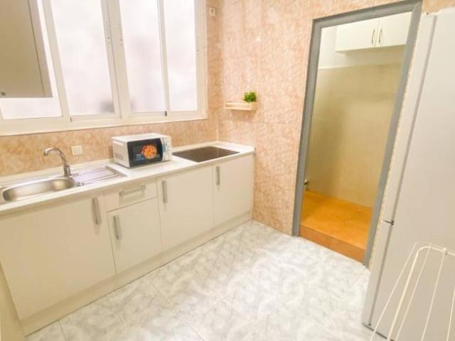 Shared Living/Roommate 6 Dormitorio Granada Granada ES93802030
