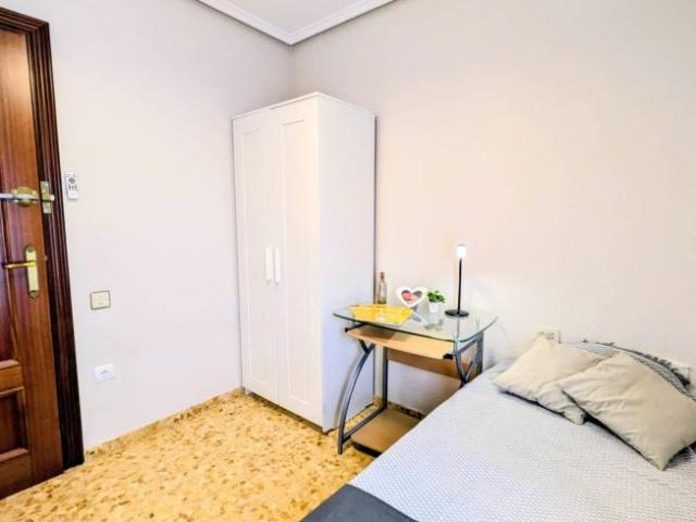 Shared Living/Roommate 6 Dormitorio Valencia Valencia ES104365478
