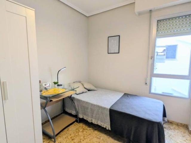 Shared Living/Roommate 6 Dormitorio Valencia Valencia ES104365488