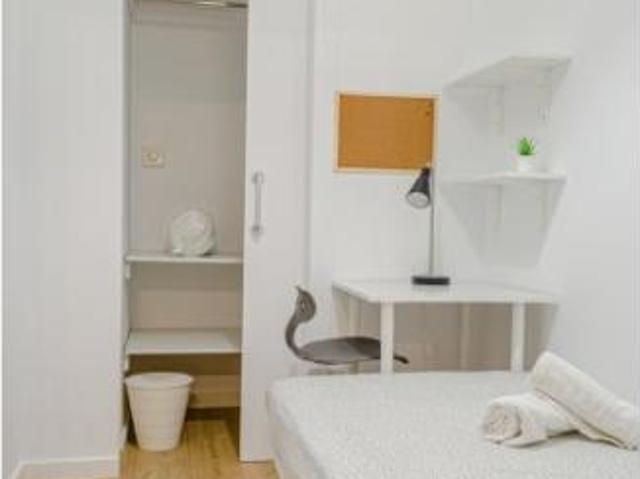 Shared Living/Roommate 6 Dormitorio Valencia Valencia ES101771043