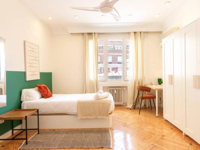 Shared Living/Roommate 8 Dormitorio Madrid Madrid ES98343166