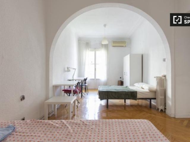 Shared Living/Roommate 8 Dormitorio Madrid Madrid ES101731525