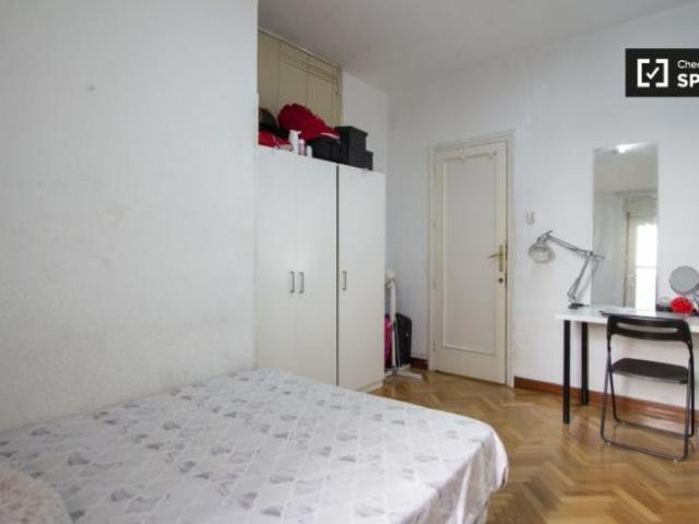 Shared Living/Roommate 8 Dormitorio Madrid Madrid ES101812665