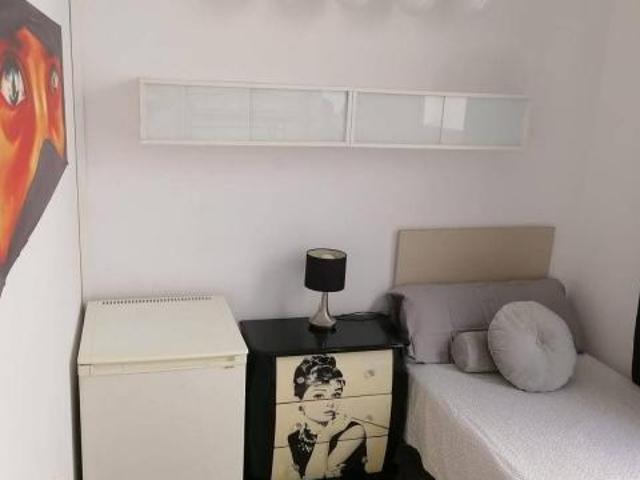Shared Living/Roommate 8 Dormitorio Barcelona Barcelona ES78950784