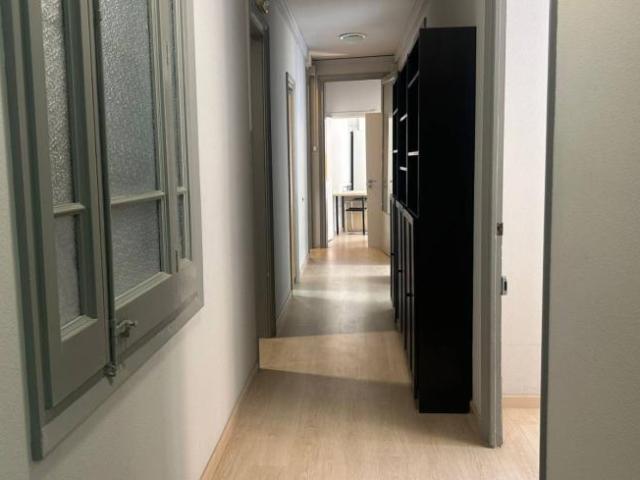 Shared Living/Roommate 8 Dormitorio Barcelona Barcelona ES91329772
