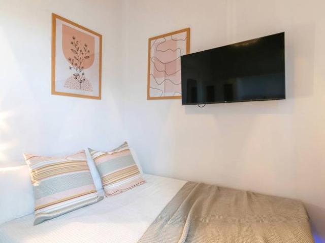 Shared Living/Roommate 8 Dormitorio Barcelona Barcelona ES92822758