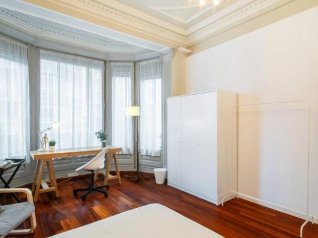 Shared Living/Roommate 8 Dormitorio Barcelona Barcelona ES92823626