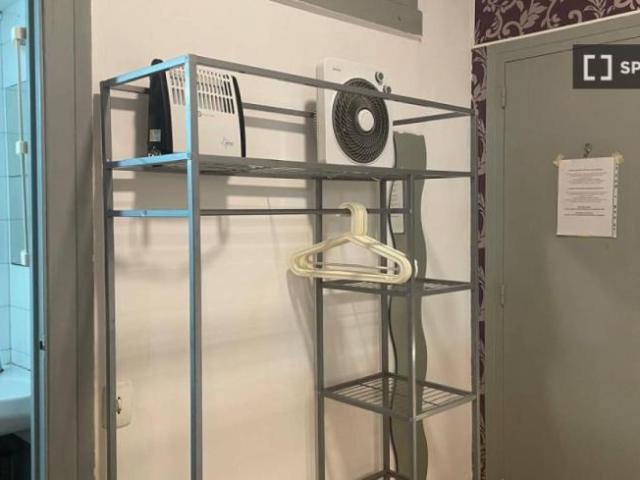 Shared Living/Roommate 8 Dormitorio Barcelona Barcelona ES98888425