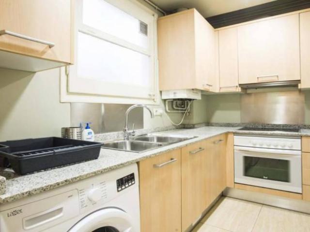 Shared Living/Roommate 8 Dormitorio Barcelona Barcelona ES101814102