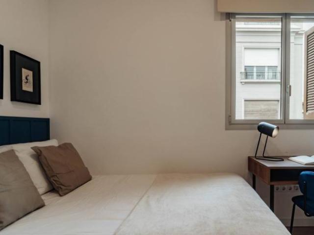 Shared Living/Roommate 8 Dormitorio Barcelona Barcelona ES101837565