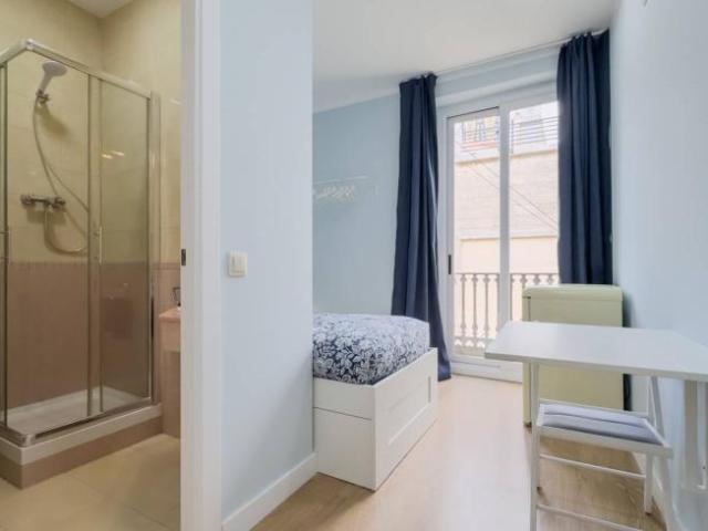Shared Living/Roommate 8 Dormitorio Barcelona Barcelona ES101843877