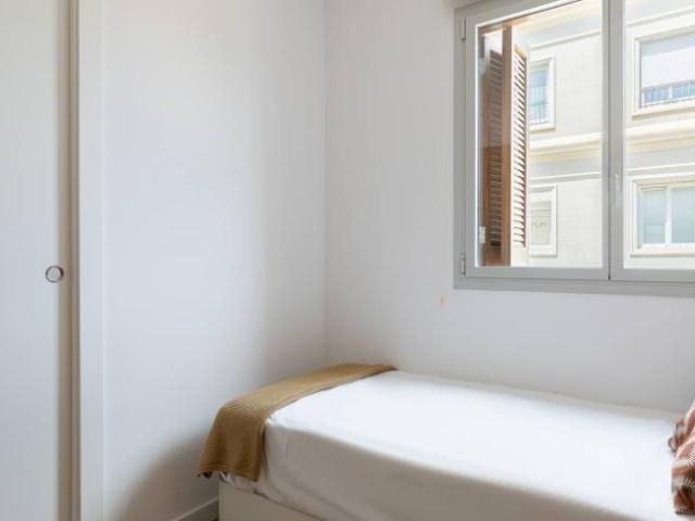 Shared Living/Roommate 8 Dormitorio Barcelona Barcelona ES102438387