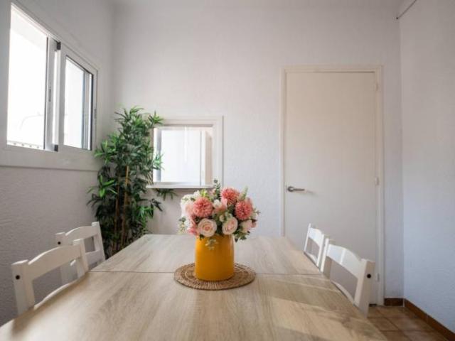 Shared Living/Roommate 8 Dormitorio Barcelona Barcelona ES103580807