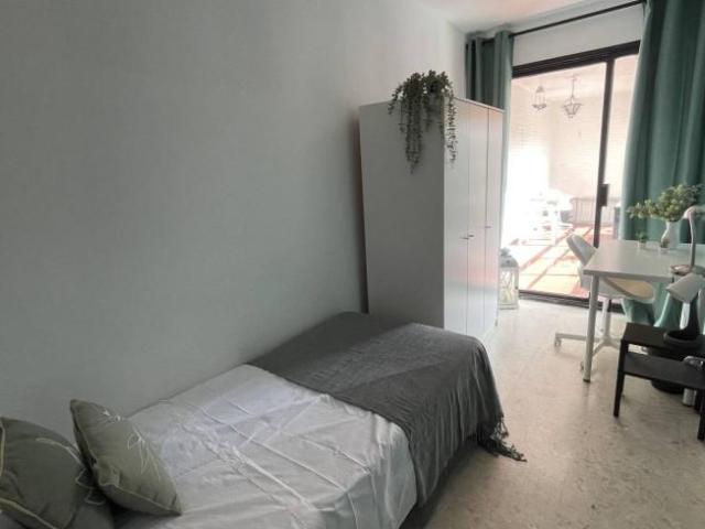 Shared Living/Roommate 8 Dormitorio Seville Seville ELS101837472