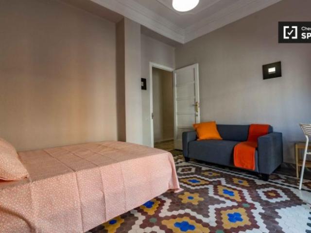 Shared Living/Roommate 8 Dormitorio Valencia Valencia ES91328082