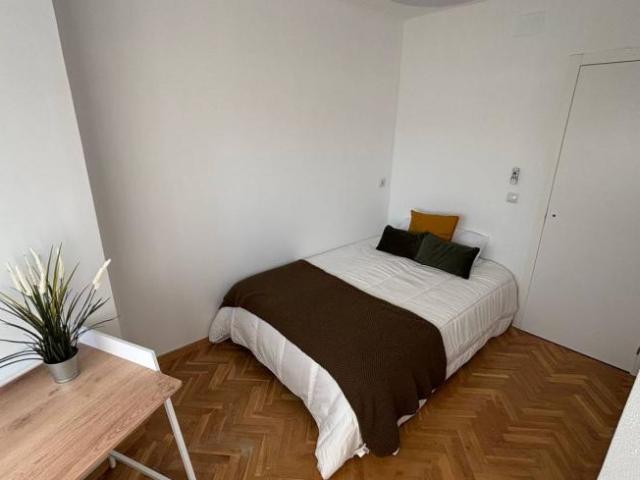 Shared Living/Roommate 9 Dormitorio Madrid Madrid ES96849182