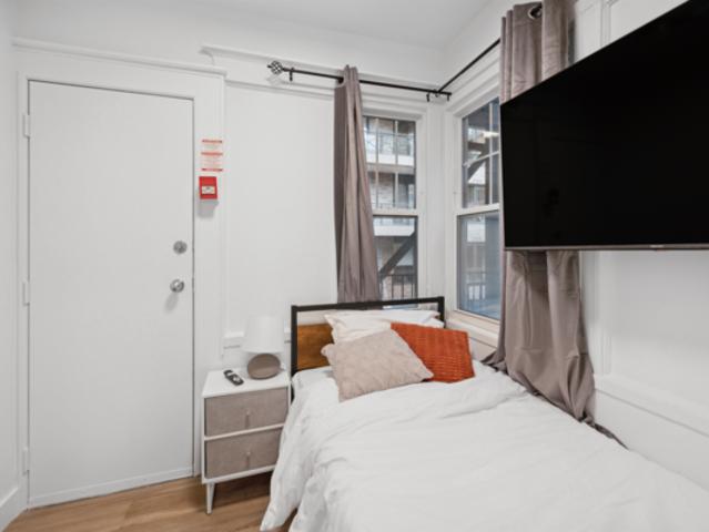 Shared Living/roommate For Rent Toronto ON 2100 ES99270585