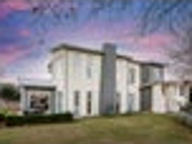 Sharply Priced in Hampton Grange!