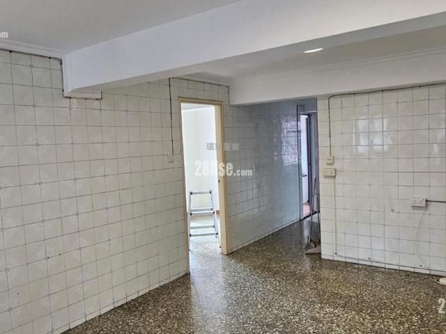 Sheung Shui Sheung Shui Wai [Agency Ads] Full Floor, Middle Floor Mid Floor Three Bedroom Apartment In Sheung Shui Wai / Also Available: Third Floor Apartment With Ro Hints
