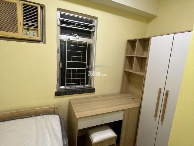 Sheung Shui Sheung Shui Centre [Agency Ads] Low Floor 2 11|24/F,Block 6 F013 Rm D, No Commission*, Male Roommate In Sheung Shui Ctr. $4300Short Term Rental Until 20 Aug. Hints