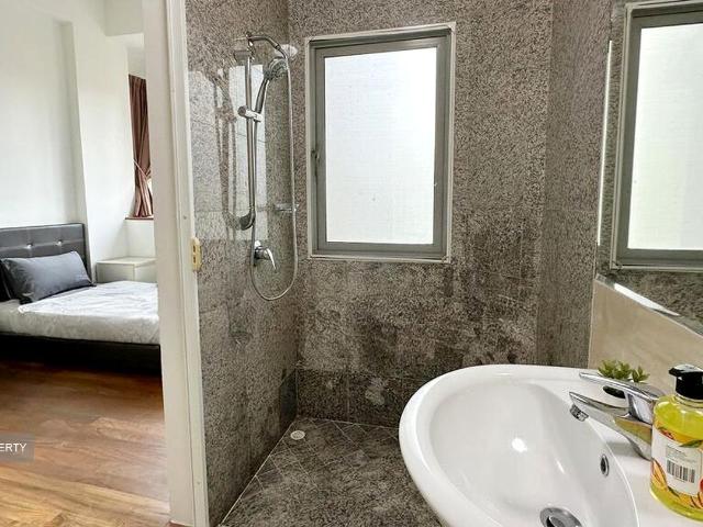 Sheares Ville D10, Apartment