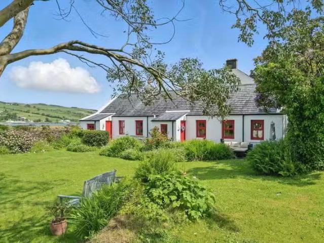 'Sheelagh's Cottage', 6 8 Strand View Park