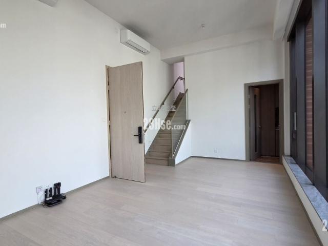 Shek Tong Tsui The Hilltop [Agency Ads] Room F, High Floor 3 Bedrooms, 2 Bathrooms, With Rooftop Terrace Hints