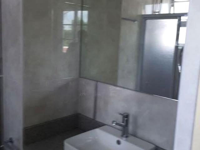 Shelford Regency D11, Condominium