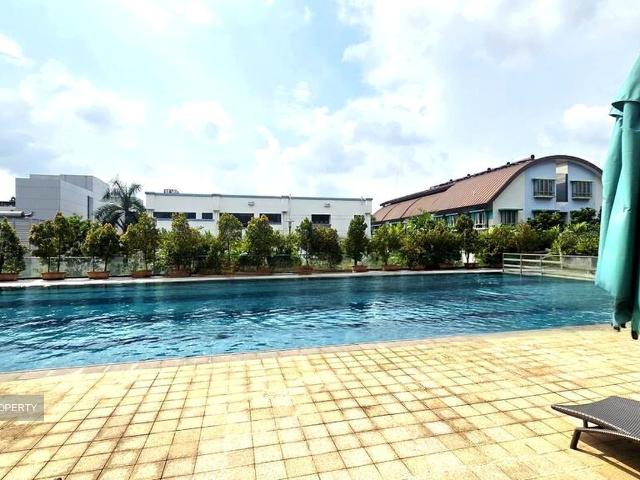 Shelford Suites D11, Condominium
