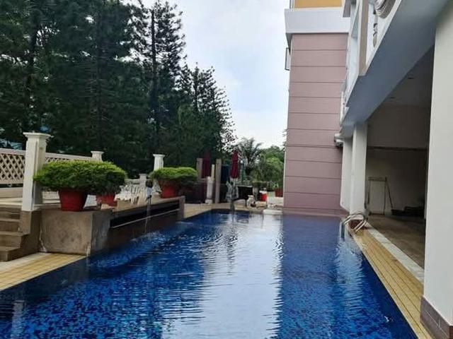 Sherwood Condo D21, Condominium