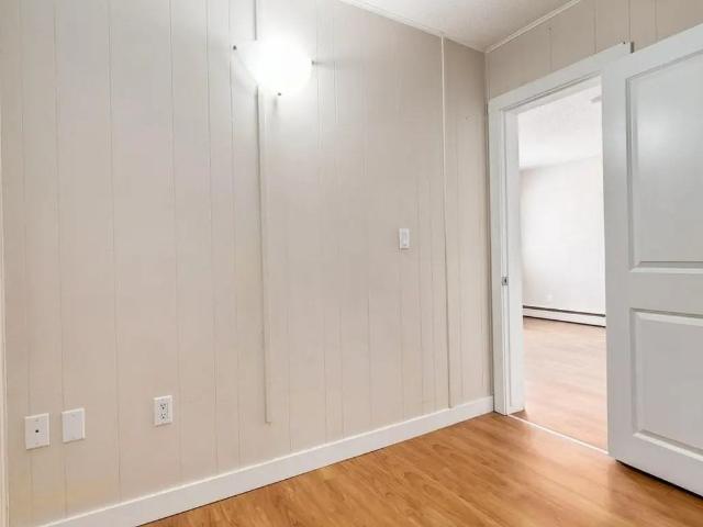 Sherwood Inn Studio Apartment for Rent at 4722 46 St, Camrose, AB T4V 1G6