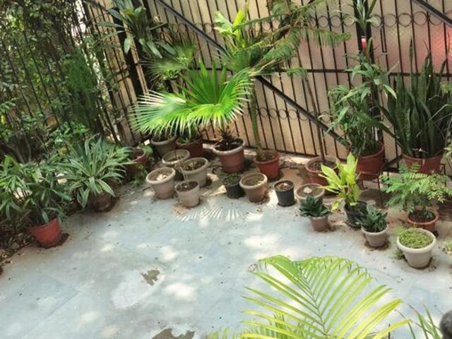 Shivalik 4 Bedroom 700 Sq. Yd. Apartment in Shivalik Colony Delhi Listing ID: #10027