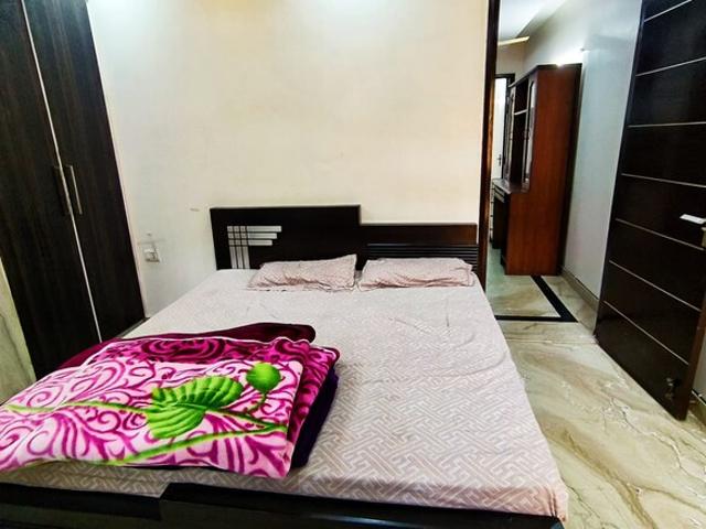Shivalik 3 Bedroom 200 Sq. Ft. Apartment in Shivalik Colony Delhi Listing ID: #9992
