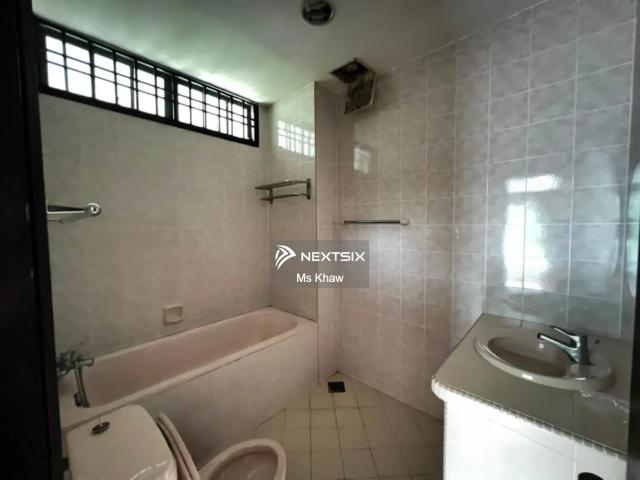 士乃这间不是普通的Bungalow #PalmResort #Senai 全家私独立式洋房‼️10,050 sqft大地｜Built Up约3,000 sqft｜6房6厕 三代同堂都够空间️ 而且是在这种度假型环境，周围就是大片绿意 离 Senai Airport 也方便️ RM1.28Mil