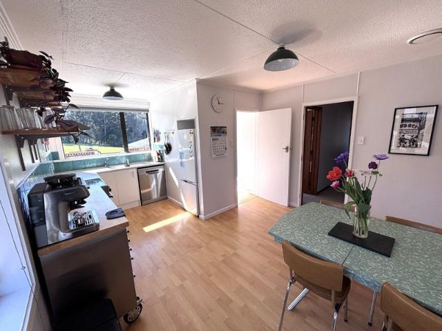 shiel hill, 3 bedrooms
